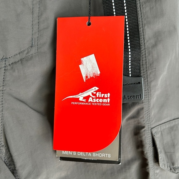First Ascent trekwear men's size L Delta shorts cargo charcoal belted hiking NWT - Picture 9 of 12